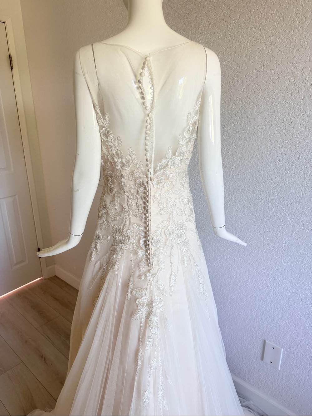 Ivory Lace & Tulle A-Line Bridal Gown - Picture 9 of 10